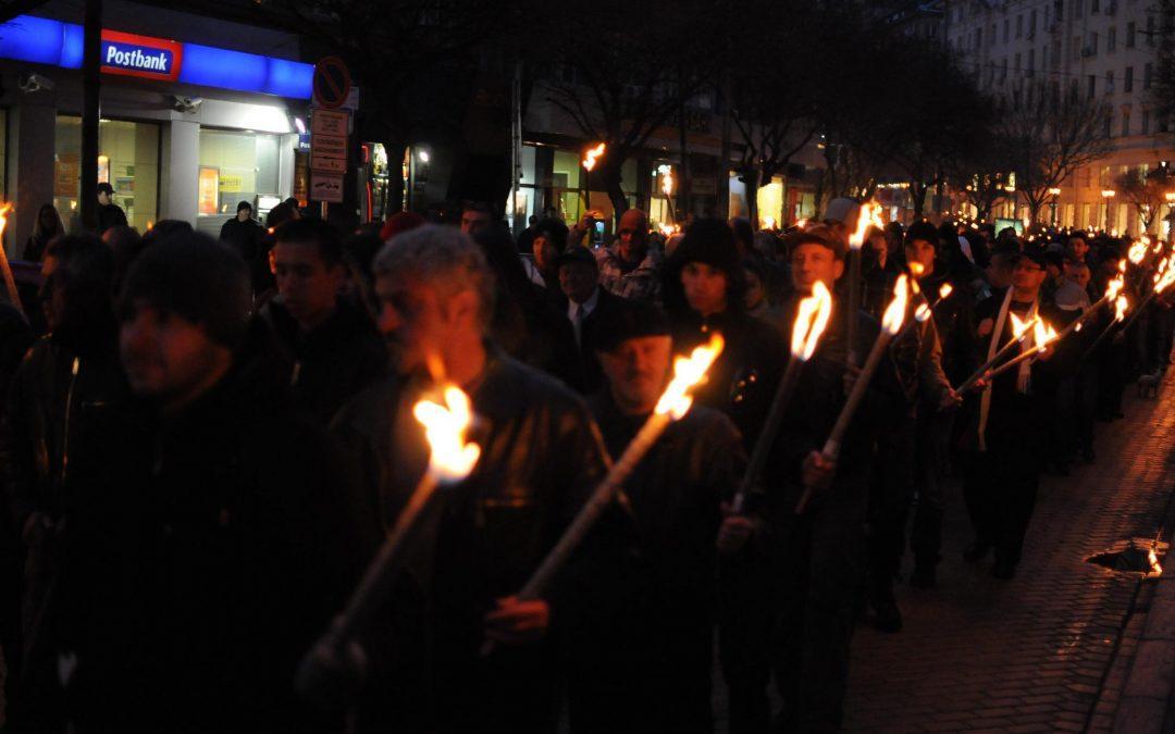 За или Против Луковмарш?