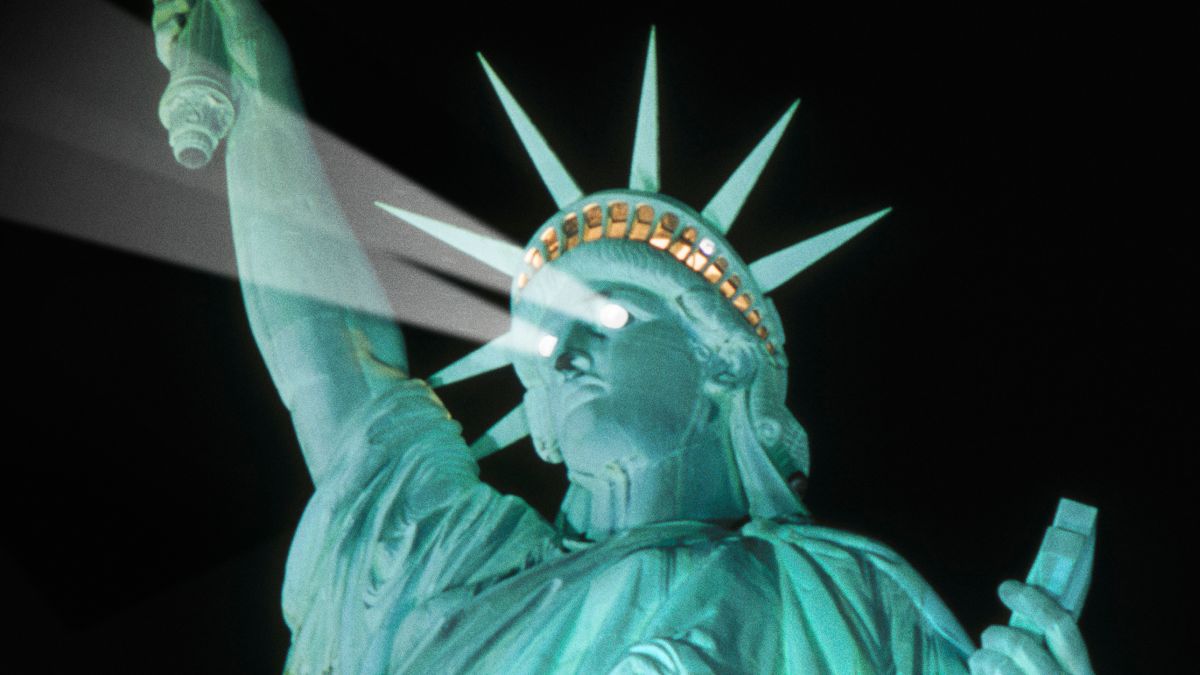 Кому свети Статуята на свободата?