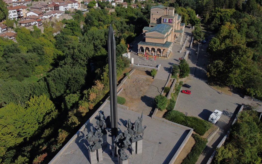 Обичам Родината, мразя държавата!