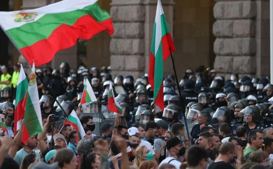 Младите, протестът и цифровата среда