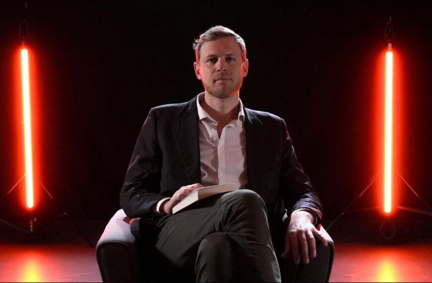 Лука Щайнман представя своята книга „Руският фронт“